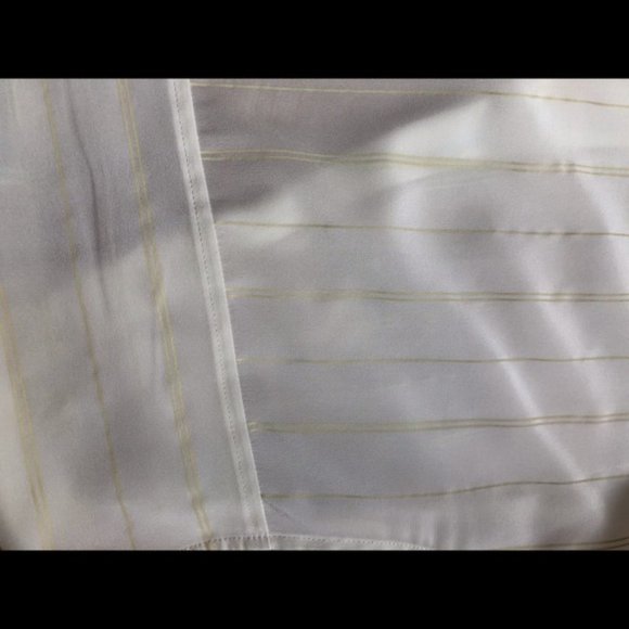Equipment Bone Stripe 100% Silk Blouse Size Small - Picture 4 of 5
